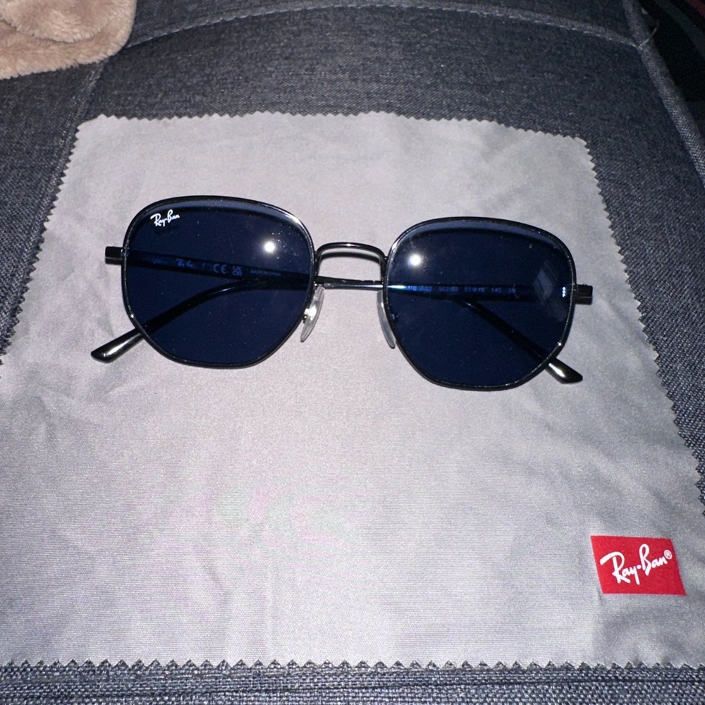 Ray-Ban Blue Sunglasses Timeless Style and UV Protection